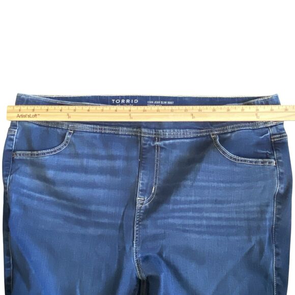 Torrid #FeelTheFit Lean Jean Slim Boot Super Soft Pull-On Jeans Women’s 2S (~18) - Picture 9 of 11